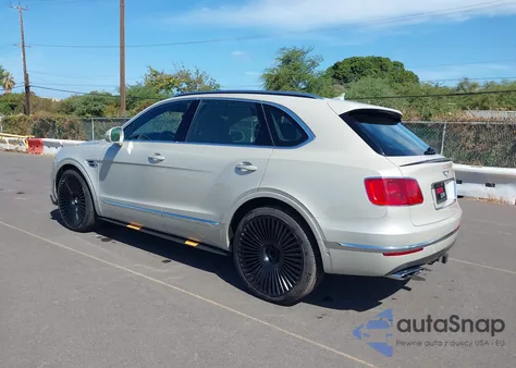 2018 Bentley Bentayga Activity Edition/Black Edition/Mulliner/Onyx Edition/W12 from USA, damaged, VIN SJAAC4ZVXJC019416